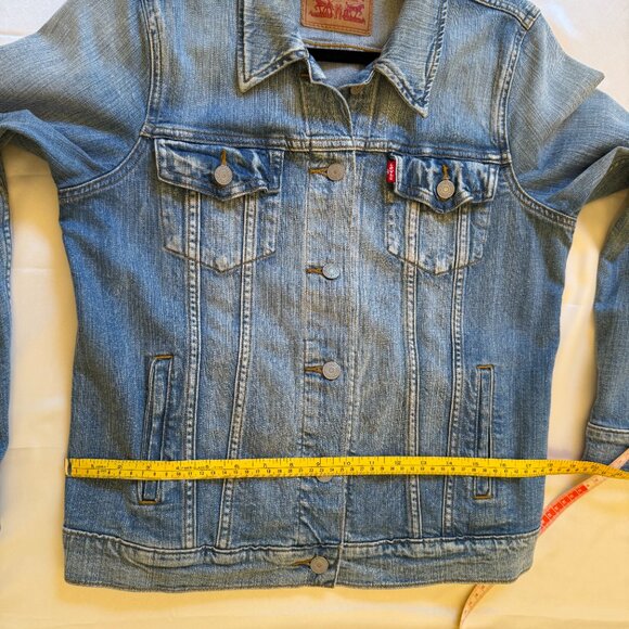 Levi's Women's Denim Jacket Size Large EUC - Picture 5 of 11